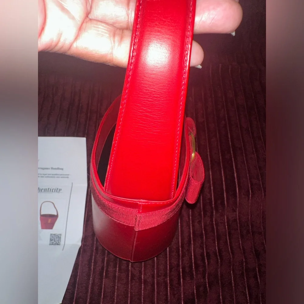 Salvatore Ferragamo Vala Bucket Bag - Picture 14 of 16